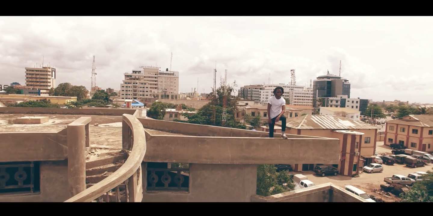 Découvrez le joli clip d'Adek tourné à Cotonou