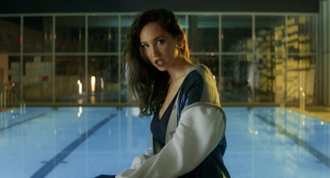 CLIP - Tessa B. se lance en solo